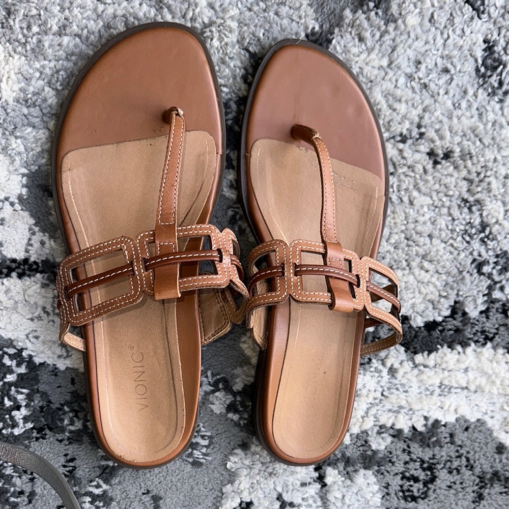 Vionic Brown Leather Toe-Post Sandals